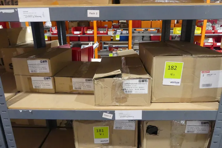 Konvolut Befestigungsmaterial, Rohrschellen, diverse Umfang: Fachinhalt